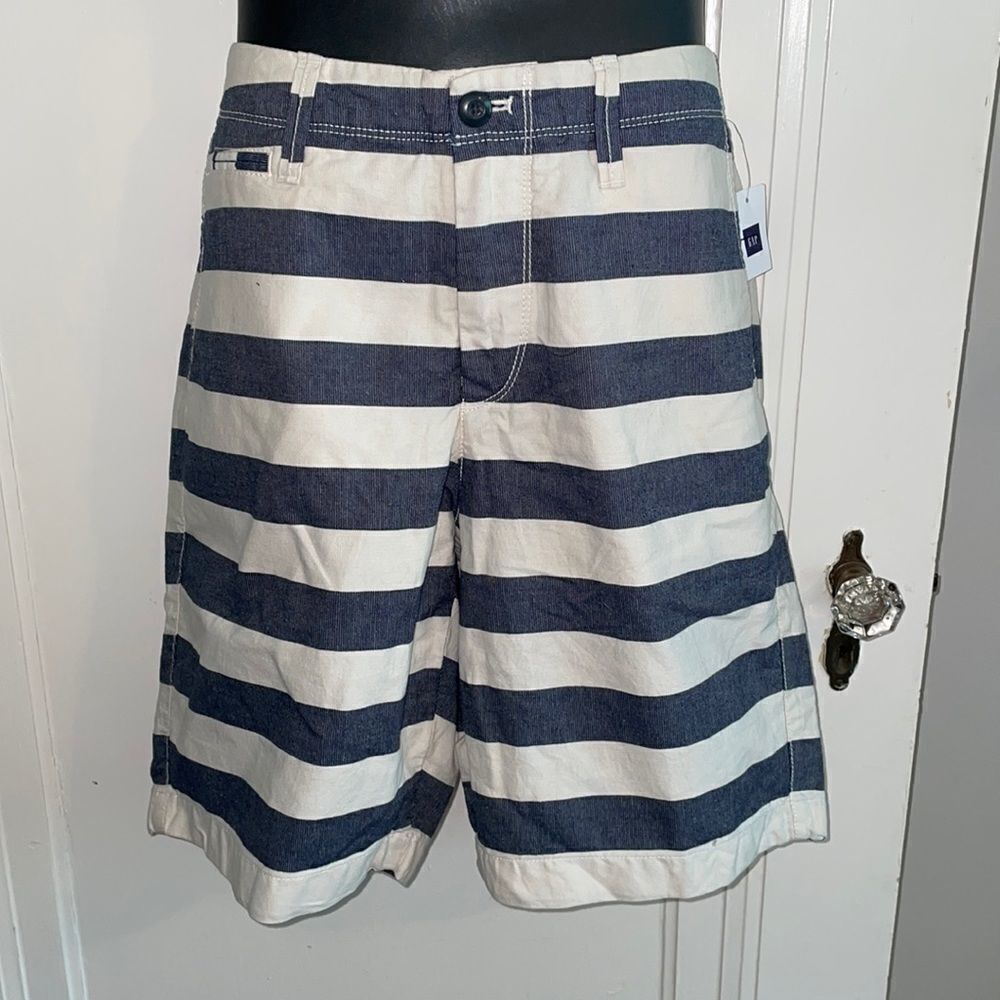 NWT Gap blue & white‎ horizontal striped shorts